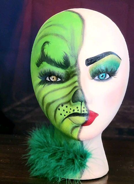 Grinch Makeup, Styrofoam Heads, Painted Mannequin, Christmas Face Painting, Styrofoam Head, Grinch Face, Head Art, Fairy Art Dolls, Mannequin Head