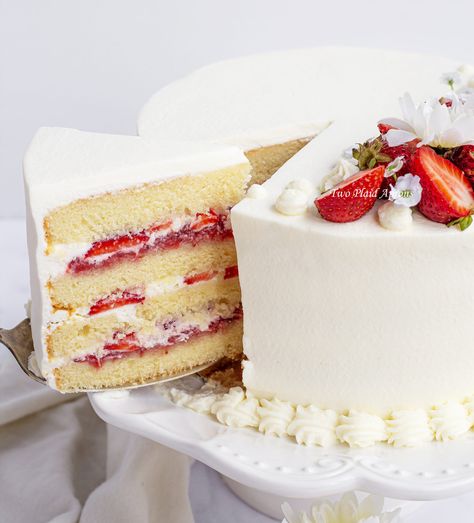 The Best Strawberry Cake, Best Strawberry Cake, Yellow Cakes, Yellow Butter Cake, Strawberry Vanilla Cake, Strawberry Cake Filling, Cream Wedding Cakes, Fresh Strawberry Cake, Wedding Cake Vanilla