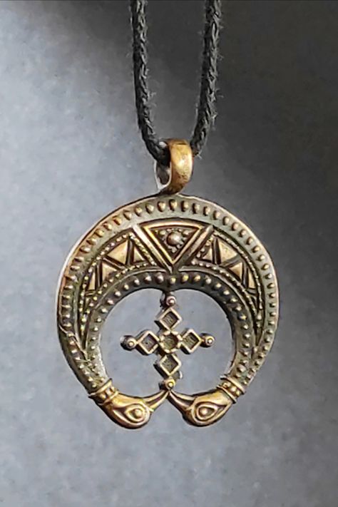 Ancient Amulet, Folk Jewelry, Slavic Style, Bible Heroes, Crusader Cross, Slavic Culture, Slavic Paganism, Necklace With Cross, Pagan Gods