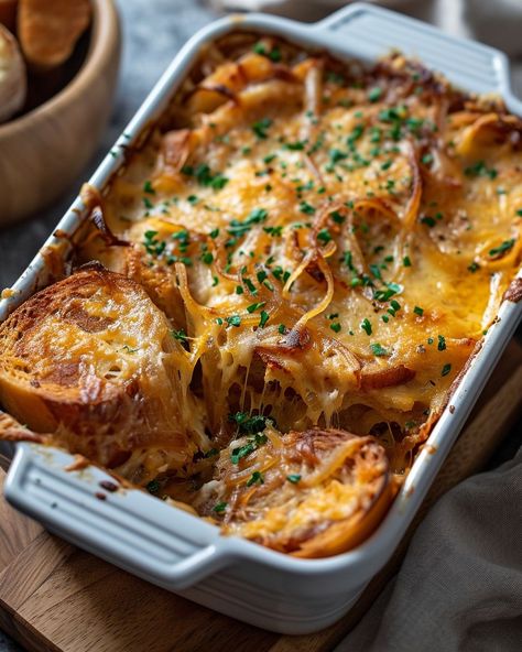 Fantastic recipe! Saw a neighbor bring this to a block party, and everyone went bonkers for it! French Onion Soup Casserole, Onion Soup Casserole, Tuscan Shrimp, Casserole Kitchen, Onion Casserole, Beef Casseroles, Classic French Onion Soup, Soup Dish, Onion Recipes