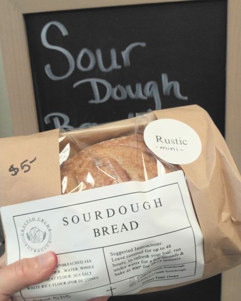 Sourdough Bread Farmers Market, Sourdough Bread Display, Sourdough Bread Aesthetic, Sourdough Business, Bread Aesthetic, Micro Bakery, Bread Display, Dinner Fresh, Sour Dough