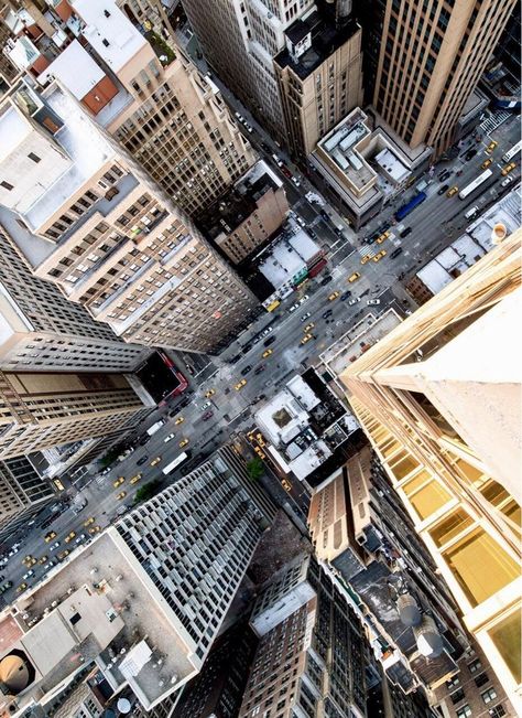 Birds-eye view of Manhattan [OC] | Birds eye view city, Birds eye view photography, Perspective photography Birds Eye View Drawing, Worm's Eye View Photography, Birds Eye View Photography, Birds Eye View City, Worms Eye View, View Drawing, Perspective Photos, Perspective Drawing Architecture, Perspective Photography