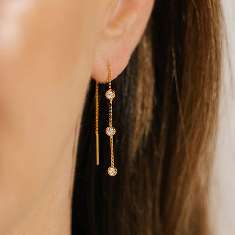 The most dainty and feminine touch to any outfit 🤍 Shop the Coquille Chain Threader on theperfecthoop.ca Earring Stacks, Earring Stack, April Birthstone Jewelry, March Birthstone Jewelry, Thread Earrings, Forever Jewelry, Gifts For New Mums, Zodiac Jewelry, Pearl Jewellery Earrings