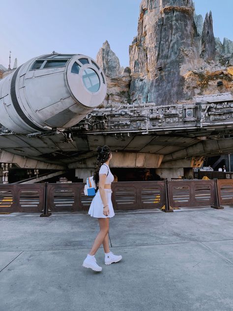 Starwars Disney Bounding, Padme Disneybound, Starwars Disneybound, Trip Fits, The Millennium Falcon, Disney World Outfits, May The Fourth, Star Wars Outfits, Millennium Falcon