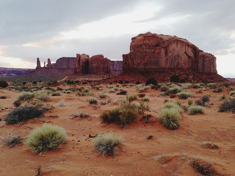 Monument Valley Arizona, Environment Painting, Western Landscape, The Adventure Zone, Fallout New Vegas, Western Aesthetic, California Dreaming, Landscape Pictures, Cute Little Drawings