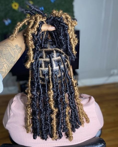 Colored Locs Ideas, Big Soft Locs, Curly Soft Locs, Medium Goddess Braids, Braids Under Wig, Braid Hairstyles For Wedding, Thicker Braids, Up Curly Hairstyles, Soft Locs With Color