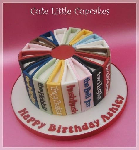 Book Cake Cakes With Books Theme, School Theme Cake Ideas, Books Birthday Cake, Book Themed Birthday Cake, Teacher Cakes Ideas Birthday, Book Themed Cakes, Teacher Theme Cake, Book Cake Ideas Birthday, School Themed Cake