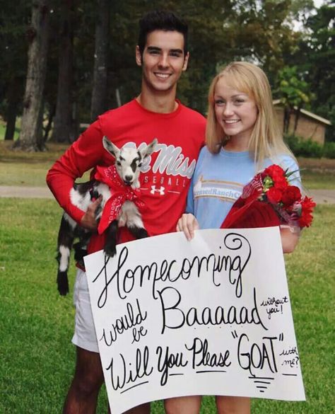 Plus he is wearin an ole miss shirt!! #hottytoddy Homecoming Proposal Ideas Country, Proposal Ideas Country, Dance Asks, Sadies Proposal, Prom Invites, Cute Promposals, Dance Proposals, School Dance Ideas, Prom Proposals