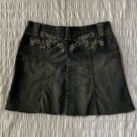 Grunge Skirt, Jean Skirts, Downtown Outfits, Aesthetic Grunge Outfit, Cute Skirts, 2000s Fashion, Dream Clothes, New Wardrobe, Types Of Fashion Styles