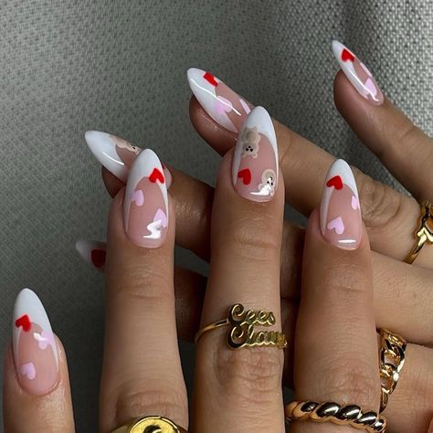 40 Best Spring Nail Designs 2023 to Inspire You Powerpuff Nails, Cute Valentines Day Nails, Kylie Nails, Vday Nails, Valentines Day Nails, Chrome Nails Designs, Summer Toe Nails, Nail Designs Valentines, Summer Acrylic Nails