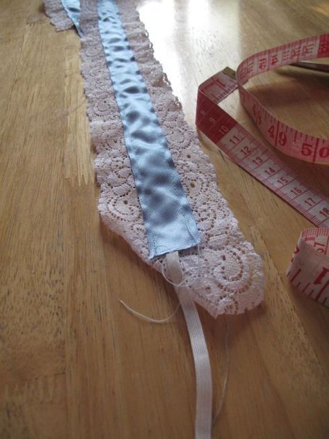 Diy Garter Belt, Bridal Garters Diy, Wedding Garter Diy, Diy Garter, Prom Garters, Bride Garter, Crystal Wedding Dress, Homemade Wedding, Weddings By Color