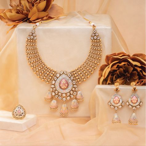 Modern Indian Gold Jewellery, Kundan Gold Jewellery, Gold Bridal Necklace Set, Fashion Jewelry Necklaces Gold, Bridal Necklace Designs, Antique Necklaces Design, New Gold Jewellery Designs, Diamond Pendants Designs, Bridal Jewelry Vintage