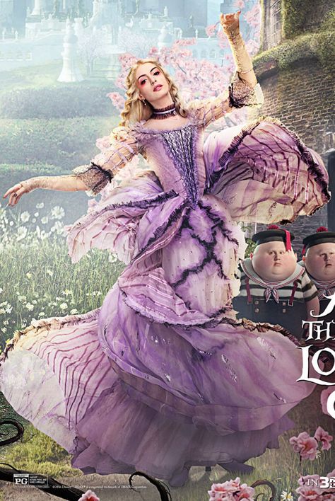 The White Queen, Alice Through the Looking Glass Queen Alice, Colleen Atwood, Princesas Disney Anime, Wonderland Dress, Fairytale Fantasies, Disney Live Action, White Queen, Movie Costumes, Through The Looking Glass