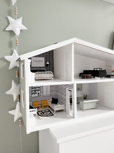 Lundby Dollhouse Makeover, Pirate Castle, Lundby Dollhouse, Dollhouse Makeover, Ikea Dollhouse, Dollhouse Diy, Mini Furniture, Dollhouse Miniature Tutorials, Wallpaper Interior