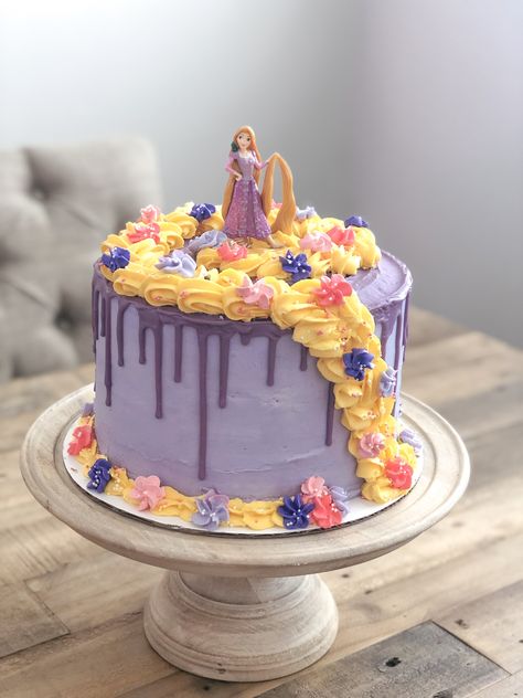 Rapunzel Cake Ideas, Rapunzel Torte, Kue Disney, Rapunzel Birthday Cake, Tangled Cake, Bolo Rapunzel, Rapunzel Cake, Rapunzel Birthday, Tangled Birthday Party