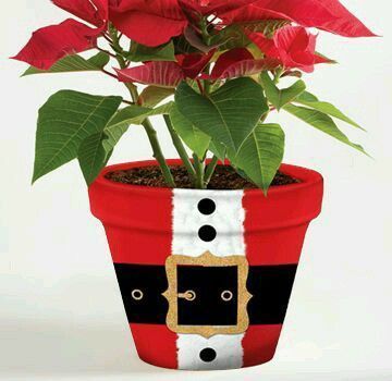 Easy To Make Christmas Decorations From Your Garden - Growing Healthy Kids Backyard Christmas, Make Christmas Decorations, Flower Pot Art, Terra Cotta Pot Crafts, Painted Plant Pots, Christmas Pots, Santa Suit, Clay Flower Pots, Flower Pot Crafts