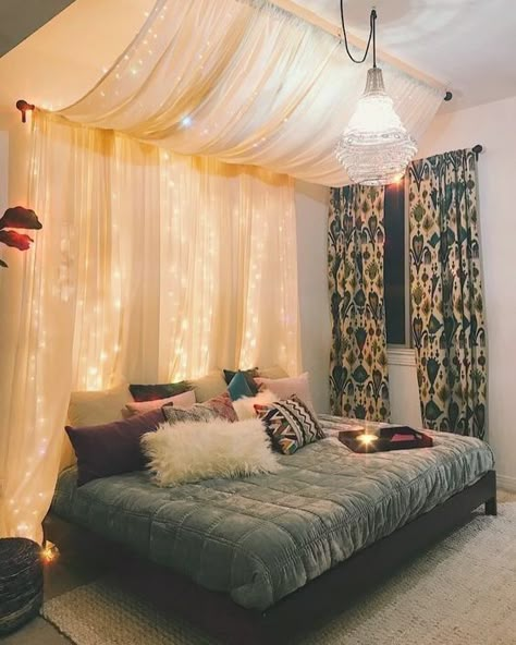 Bed Goals, Cute Dorm Rooms, Light Bedroom, Simple Bed, Fairy Light, Bedroom Goals, Trendy Bedroom, Dream Rooms