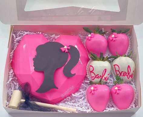 Barbie Themed Chocolate Covered Strawberries, Barbie Themed Strawberries, Barbie Chocolate Covered Strawberries, Barbie Strawberries, Barbie Valentine Box Ideas, Barbie Treats Party Ideas, Barbie Desserts, Breakable Chocolate Heart Ideas, Barbie Treats