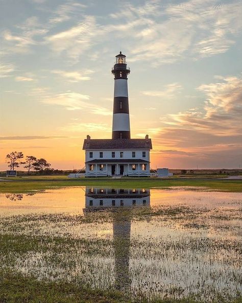 Bodie Lighthouse North Carolina, Obx North Carolina Aesthetic, Outer Banks Lighthouses, Charleston Outer Banks, Outerbanks North Carolina Aesthetic, Outer Banks Nc Aesthetic, Outer Banks North Carolina Aesthetic, Outer Banks Place, Outer Banks Island