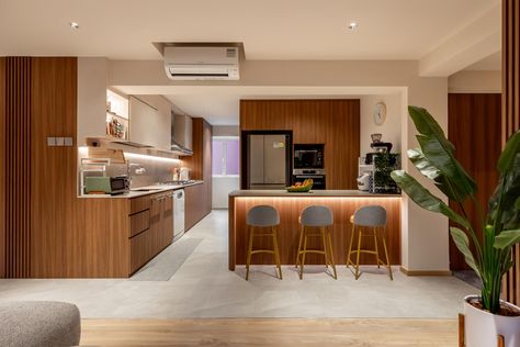 Tampines Street 32 | HDB (2024) by Dyel Design | Qanvast Hdb Renovation Ideas, Beautiful Homes Interior, Kitchen Ideas Hdb, Hdb Interior Design, Hdb Kitchen, Painted Paneling Walls, Renovation Budget, Interior Design Singapore, Renovation Costs