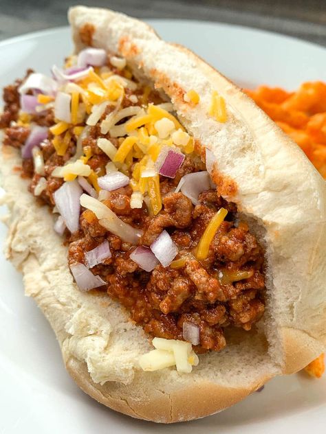 Copycat A&W Chili Dogs Easy Hot Dog Chili Recipe, Best Hot Dog Chili Recipe, Easy Hot Dog Chili, Hot Dog Chili Sauce Recipe, Chili Dog Sauce, Chili Dog Chili Recipe, Hot Dog Sauce Recipe, Hotdog Chili Recipe, Hot Dog Chili Sauce