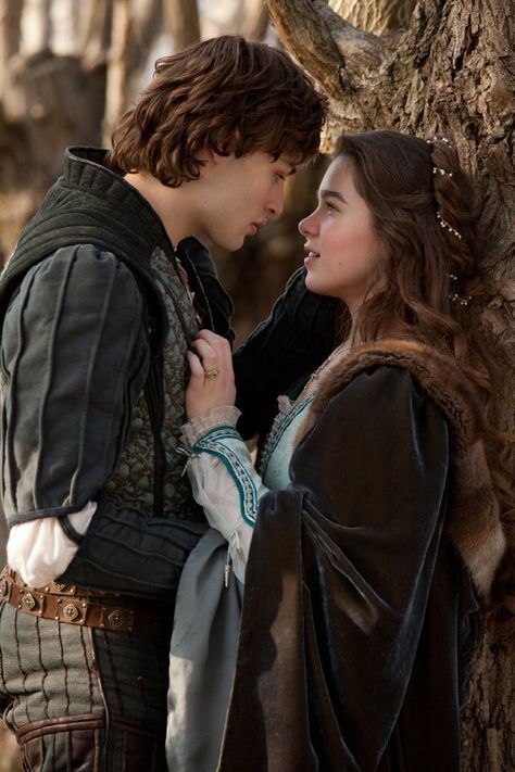 Romeo and Juliet 2013 Douglas Booth Romeo, Romeo Ve Juliet, Juliet Movie, Douglas Booth, Royal Aesthetic, The Last Kingdom, Medieval Clothing, كريستيانو رونالدو, Princess Aesthetic