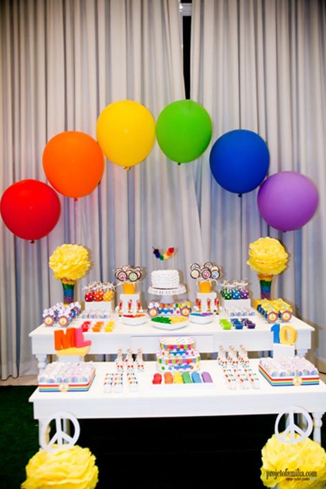 Rainbow Party via Kara's Party Ideas | KarasPartyIdeas.com #RainbowParty #Party Diy Rainbow Birthday Party, Gökkuşaği Pasta, Rainbow Theme Party, Rainbow Parties, Rainbow Birthday Party, Rainbow Balloons, Pony Party, Rainbow Baby Shower, Rainbow Party