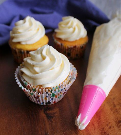 Vanilla Russian buttercream only takes 3 ingredients to make and none of them is powdered sugar! This is a super smooth frosting with the rich flavor of sweetened condensed milk. Sweetened Condensed Milk Frosting, Condensed Milk Frosting, Condensed Milk Buttercream, Russian Buttercream, Milk Frosting, Cooked Frosting, White Chocolate Buttercream Frosting, Christmas Keto, Sweetened Condensed Milk Recipes