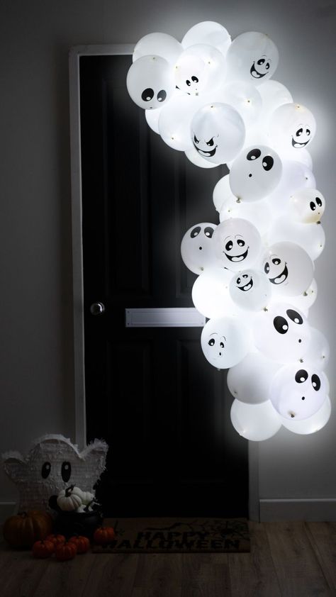 Ghost Balloons Diy, Ghost Theme Party Halloween Decorations, Ghost Balloon Arch, Ghost Theme Halloween Party, Ghost Themed Trunk Or Treat, Casper Halloween Decorations, Ghost Balloon Garland, Ghost Party Decorations, Balloon Halloween Decorations