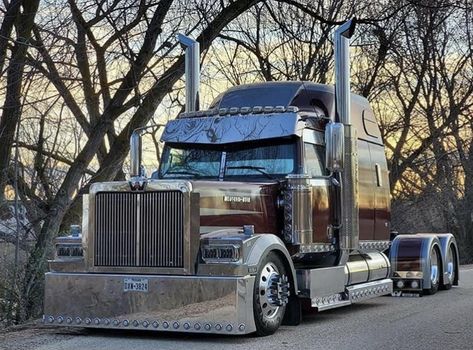 Western Star Trucks, Big Boyz, Customised Trucks, Custom Big Rigs, Western Star, Truck Paint, Big Rig Trucks, Large Cars, Adventure Bike