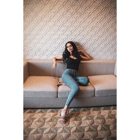 Manushi Chillar, Manushi Chhillar, Samantha Pics, 401k, Best Friends Shoot, Girl Attitude, Bollywood Girls, Pinterest Outfits, Classy And Fabulous