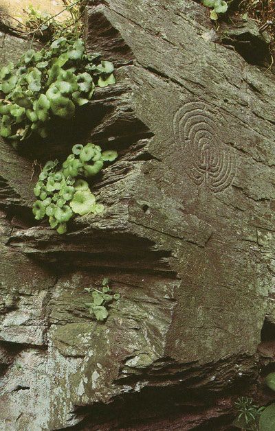 Tintagel Cornwall, Labyrinth Maze, Standing Stone, Cornwall England, Cave Paintings, Sacred Places, Futurism, 판타지 아트, Land Art