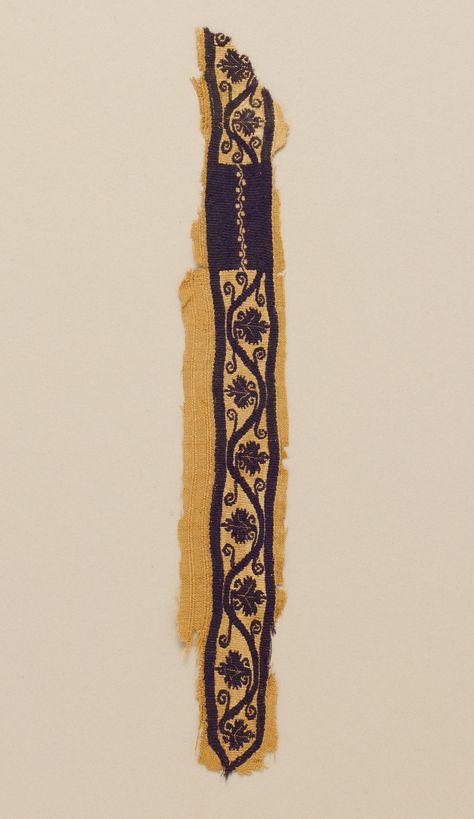 Textile Fragment | Coptic | The Met Coptic Art Pattern, Egyptian Fabric, Medieval Embroidery, Egypt Culture, Tablet Weaving, Pottery Painting Designs, Weaving Textiles, Textile Fiber Art, Antique Textiles