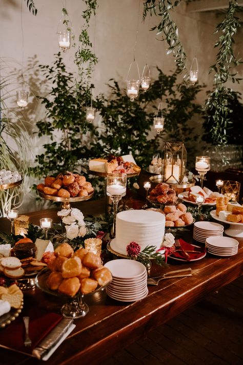 Reception Catering Ideas, Tuscan Themed Wedding Reception, Desert Station Wedding, Desserts Table Wedding, Cakes Table Wedding, Aesthetic Buffet Table, Pastry Wedding Table, Dessert Table Set Up Wedding, Event Dessert Table