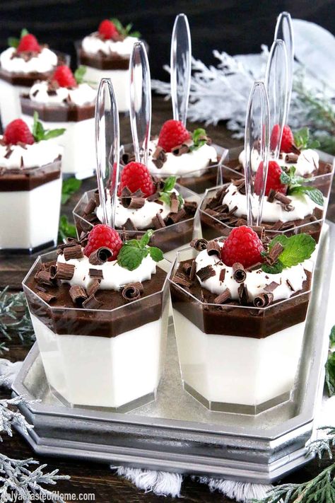 Cake Parfait, Mini Dessert Cups, Easy Bird, Parfait Recipes, Berry Dessert, Milk Cake, Whipping Cream, Dessert Cups, Best Dessert Recipes