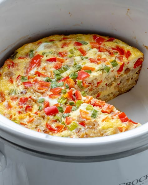 Crockpot Egg Bake, Crockpot Egg Casserole, Breakfast Casserole Vegetarian, Casserole Vegetarian, Casserole Crockpot Recipes, Crockpot Breakfast Casserole, Crockpot Casserole, Crockpot Breakfast, Egg Casserole Recipes