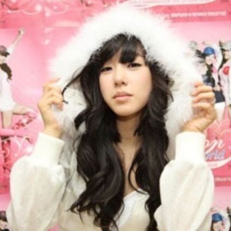 Tiffany Snsd, Girls Generation, A Woman, On Twitter, Twitter, Hair