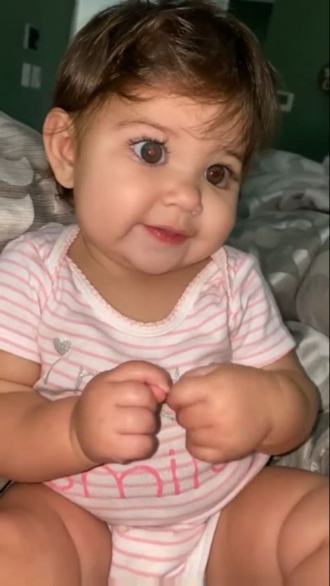 @cute_baby_99k shared a video on Instagram: “🎥 @ellabella_soleil 😍❤️ 𝘿𝙊𝙐𝘽𝙇𝙀 𝙏𝘼𝙋 𝙁𝙊𝙍 𝙈𝙊𝙍𝙀 🙏❤️…” • May 2, 2022 at 8:58am UTC Dad Baby, Mothers Love, Baby Love, Baby Kids, Baby Boy, Baby Face, Instagram