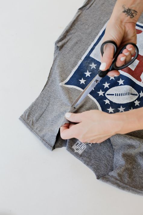 GAME DAY APPAREL // DIY NFL SHIRT | Living With Landyn Nfl Draft Day Outfits, Women’s Football Game Outfit, Diy Football Shirts, Nfl Outfit Ideas Woman, Football Game Outfit Nfl, Nfl Football Game Outfit, Nfl Game Day Outfit Woman, Football Game Attire, Living With Landyn