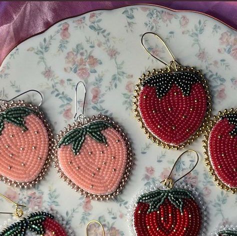 Opache Beadwork 🌻 on Instagram: "Update: Orders closed 🙏🏽 Made to order pairs of beaded strawberries in my shop! 🍓 #beadedearrings #nativebeadwork" Beaded Strawberry Pattern, Beaded Poppy Pattern, Strawberry Beadwork, Beaded Strawberry Earrings, Strawberry Beaded Earrings, Beaded Strawberry, Seed Bead Jewelry Patterns, Beaded Earrings Native, Beadwork Designs