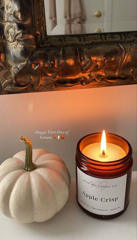 fall autumn cozy comfy apple crisp candle bath and body works white pumpkin beige aesthetic minimalistic style stylish minimalist ig stories tiktok influencer warm movie night Morning Shower Aesthetic, Fall Bath And Body Works, Candle Bath And Body Works, Bee Candles, Tiktok Influencer, First Day Of Autumn, Candle Bath, Autumn Morning, Girly Bags