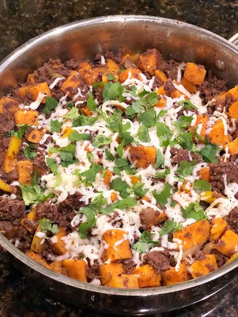 Ground Venison Sweet Potato Skillet Venison And Sweet Potatoes, Venison Sausage Meals, Venison Sweet Potato, Venison And Potato Recipes, Deer Sausage Recipes, Ground Venison Recipes Healthy, Ground Venison Recipes Easy, Ground Deer Meat Recipes, Ground Deer Recipes