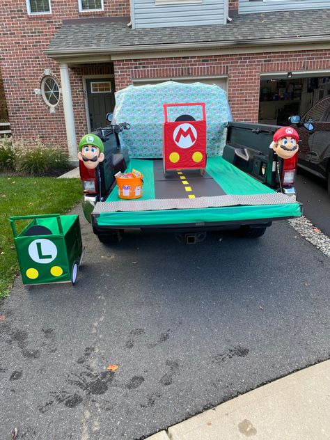 Mario And Luigi Trunk Or Treat Ideas, Mario And Luigi Trunk Or Treat, Super Mario Trunk Or Treat Game, Mario Cart Trunk Or Treat, Super Mario Trick Or Trunk, Mario Kart Trunk Or Treat, Mario Cart Halloween Wagon, Mario Cart Box Car, Mario Kart Wagon Costume