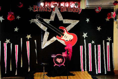 black cloth and tissue paper and crepe paper for backdrop, aluminum foil for the star, styro for the guitar, and erika's toy drum set Rock Star Theme, Teacher Appreciation Themes, Toy Drum, Matric Dance, Rock Star Party, 80s Theme, Rocker Chick, Fall Fest, Glam Party