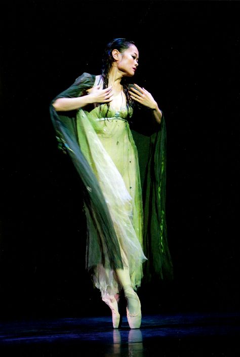 Miyako Yoshida as Ondine ♥ Wonderful! www.thewonderfulworldofdance.com Ballet Images, Save The Last Dance, Dancer Wear, Ballet Inspiration, American Ballet Theatre, Dancing In The Dark, Classical Ballet, Ballet Photography, Royal Ballet