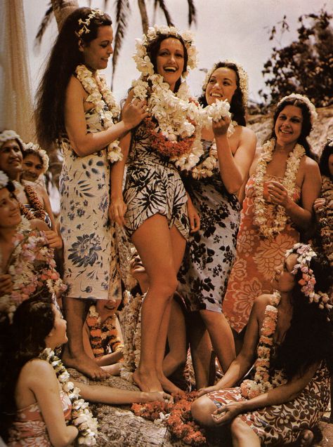 dorothy-lamour_4791817705_o #celebrities #actors #actresses #sportstars #singers #dancers #models #pinups #beefcake #groups #couples #scenes #vintage #retro #musicians Tiki Fashion, Hawaiian Woman, Dorothy Lamour, Hawaiian Dancers, Hawaii Vintage, Resale Clothing, Edith Head, Veronica Lake, Carmen Miranda