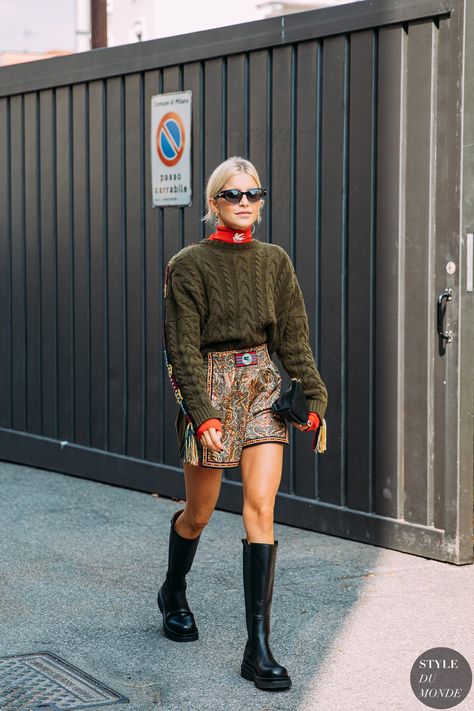 Poland Street Style, Uk Swag, Knitwear Street Style, Polish Fashion, Caroline Daur, Transitional Outfits, Fashion Show Backstage, 2020 Street Style, Reportage Photography