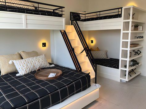 Bedroom With 4 Beds, 4 Beds One Room, 3 Person Bedroom, Beds With Stairs, Bunk Room Ideas, Bunk Bed Room, Bunk Bed Rooms, Loft Style Bedroom, Diy Bunk Bed