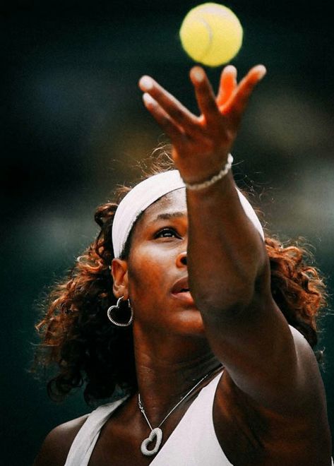 Tennis Shoot, Tennis Fits, Tennis Photoshoot, Serena Williams Tennis, Michael Jordan Pictures, Venus And Serena Williams, Tennis Girl, Tennis Aesthetic, Holi Images