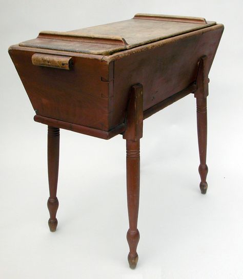 Upcycled Doughbox into Accent Table  (Dough box would have been used in bakery) Farmhouse Style Living Room Furniture, Antique Pine Furniture, Dough Box, Wooden Things, Farmhouse Living Room Furniture, Colonial Furniture, Pie Safe, Primitive Furniture, Vintage Boxes Wooden